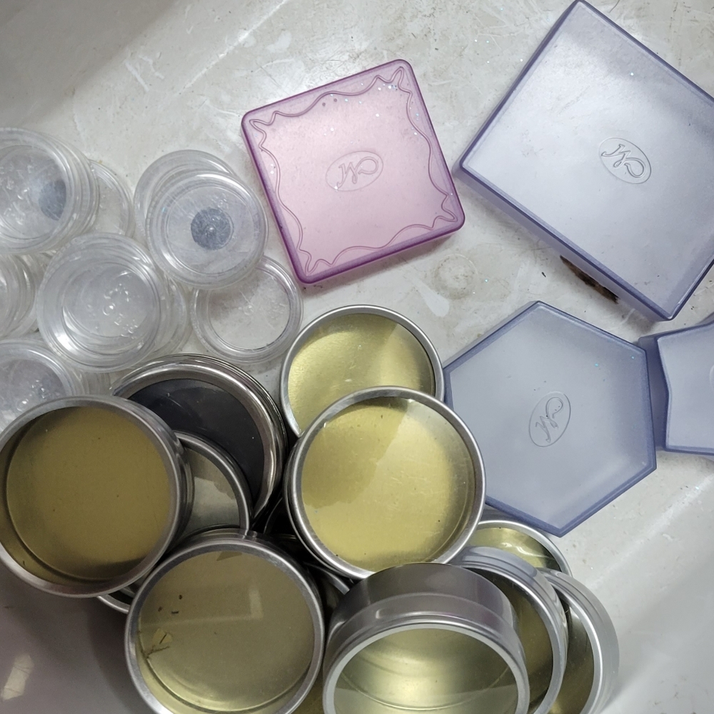 Art containers